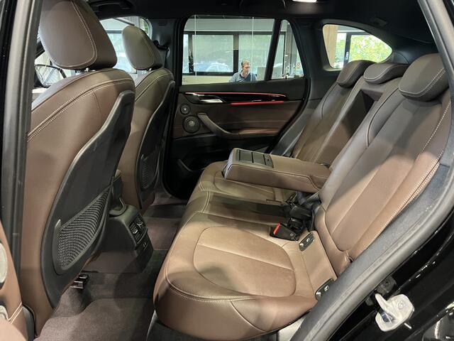 BMW X1 xDrive25e High Executive M-Sport | Panorama | Bruin leder | HUD | Camera | Trekhaak | Harman Kardon