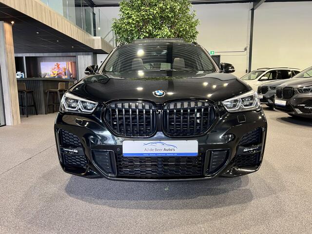 BMW X1 xDrive25e High Executive M-Sport | Panorama | Bruin leder | HUD | Camera | Trekhaak | Harman Kardon