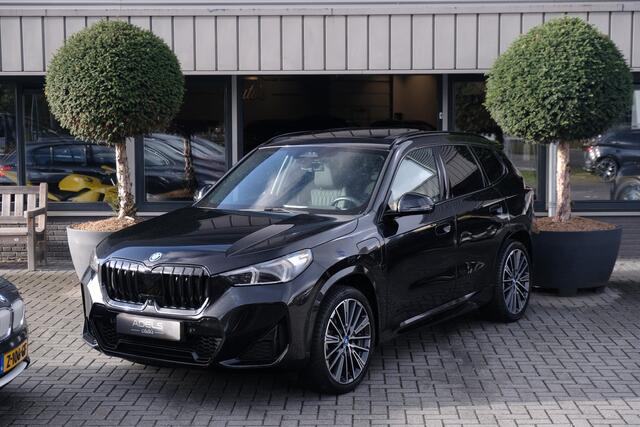 BMW X1 xDrive30e 326PK M Sport Panodak Harman Kardon Trekhaak HUD Massage