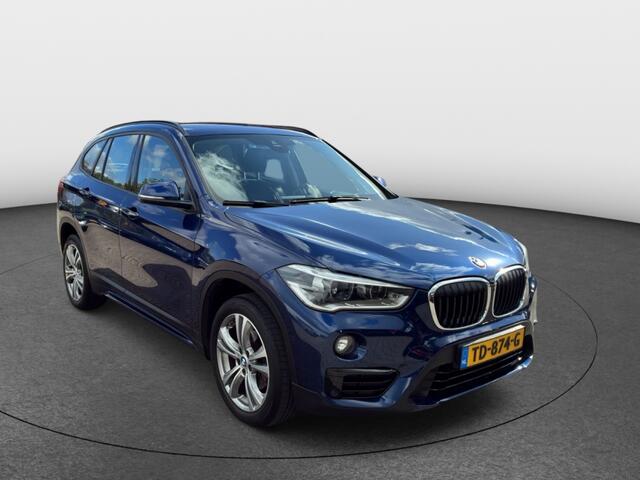 BMW X1 sDrive18i Executive Business [ Sportzetels Nav Trekhaak ]