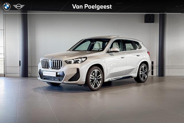 BMW X1 xDrive25e | M Sport | Glazen Panoramadak | Harman Kardon | Stoelverwarming |