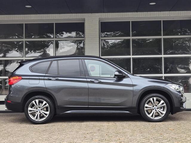 BMW X1 sDrive20i SPORTLINE | HARMAN KARDON | SPORTSTOELEN | TREKHAAK | STOELVERWARMING |