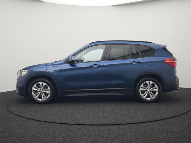BMW X1 xDrive25e Sportline Plug In Hybrid 220pk Dealer O.H PHEV | Head Up | Cruise Control | Camera | Lederen Sportstoelen Verwarmd | Navigatie | Keyless | DAB |