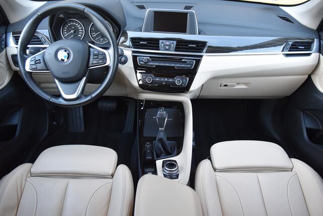 BMW X1 sDrive20i Centennial Executive * Sportstoelen * LED * Lichtpakket * Dealeronderhouden *