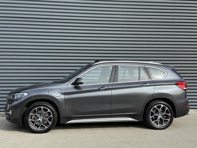 BMW X1 xDrive25e X-Line Pano/HUD/stoelwarm