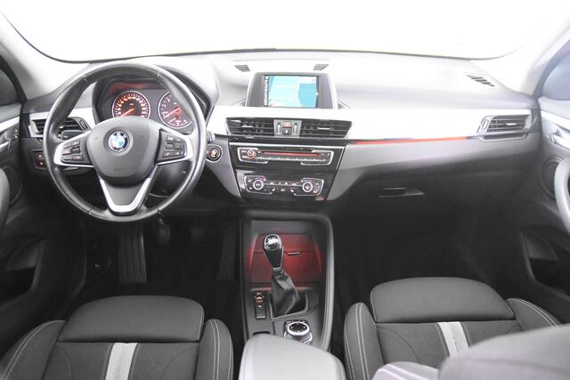 BMW X1 sDrive18i Centennial High Executive Sport-Line *Navigatie*Ambiente*