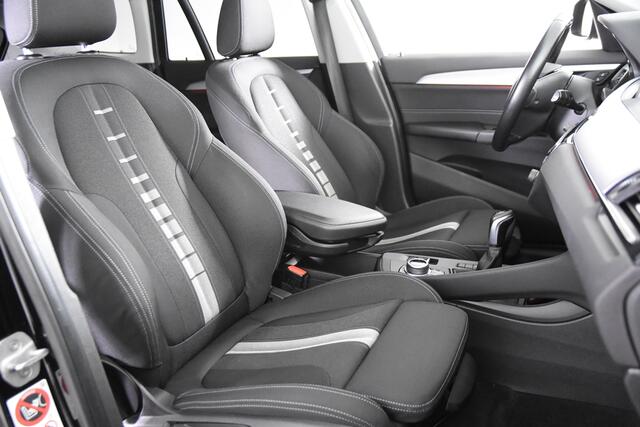 BMW X1 sDrive18i Centennial High Executive Sport-Line *Navigatie*Ambiente*