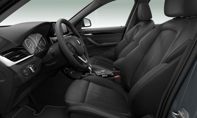 BMW X1 sDrive20i | xLine | High Exe | 18'' | Head-Up | HiFi | Trekhaak | Camera