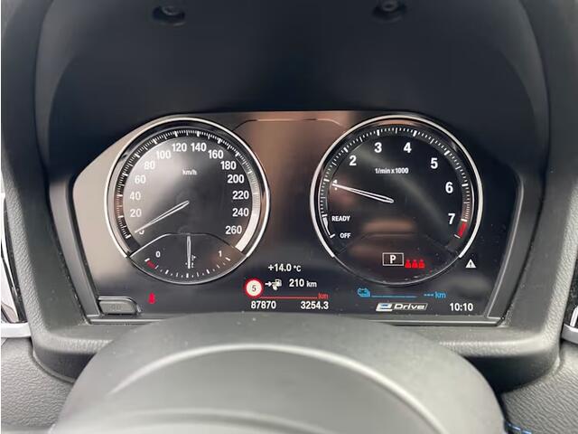 BMW X1 xDrive25e High Executive M Sport LED Head-Up Display Panoramadak Trekhaak Elek. Stoelverstelling 19 Inch Achteruitrijcamera Stuurverwarming ACC BTW Vol!!!!