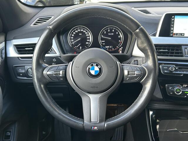 BMW X1 sDrive20i High Executive l Sfeer verlichting l Navi l Trekhaak l Electrische Klep