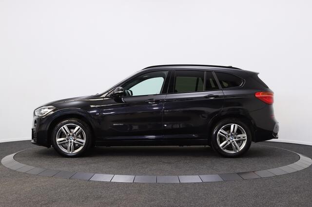 BMW X1 sDrive18i Executive | M-Sport | afn. Trekhaak | Panoramadak |