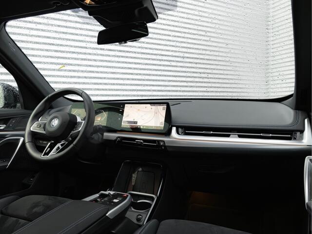 BMW X1 xDrive25e M-Sport - Pano - Trekhaak - Stoelverwarming - Camera