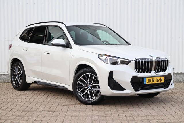 BMW X1 sDrive18i M-sport Automaat | Sportstoelen | Camera | Stoelverwarming | Carplay | Elek. Klep