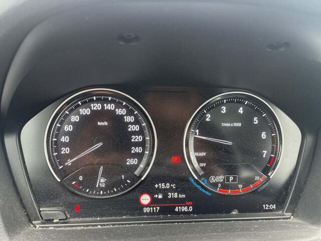 BMW X1 sDrive20i Business Edition (179PK) 1e-Eig. & -Onderh. Trekhaak. BOVAG-Garantie. NL-Auto.