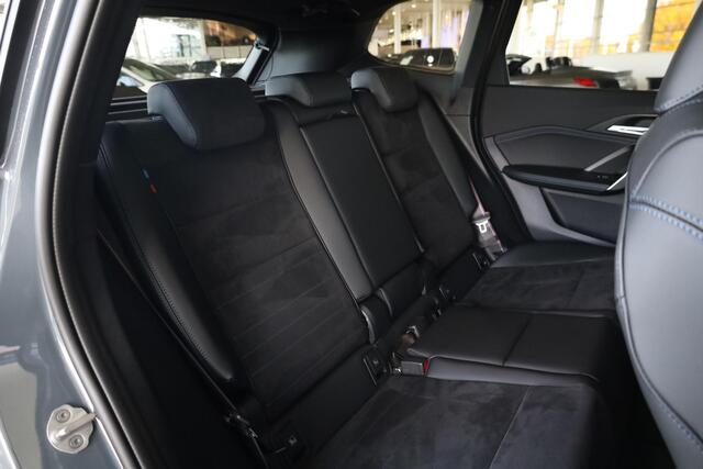 BMW X1 xDrive25e M Sportpakket Pro | Panoramadak | Harman Kardon | Trekhaak