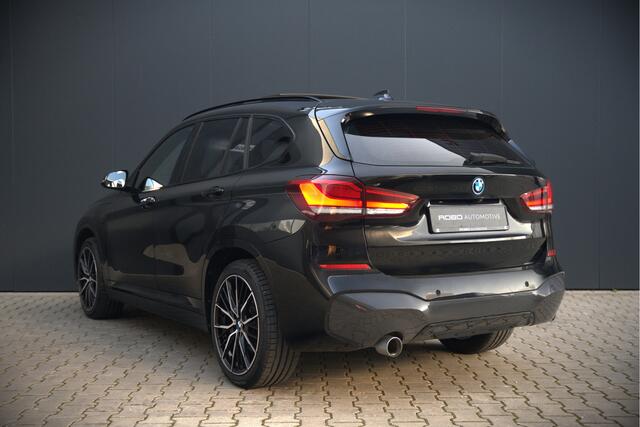 BMW X1 xDrive25e eDrive Edition M Sport | Panoramadak | Leer | Head-Up Display | Camera | Shadowline | Keyless | Cruise Control | Navigatie Prof. | Stoelverwarming | Elek. Achterklep | Ambiance Verlichting