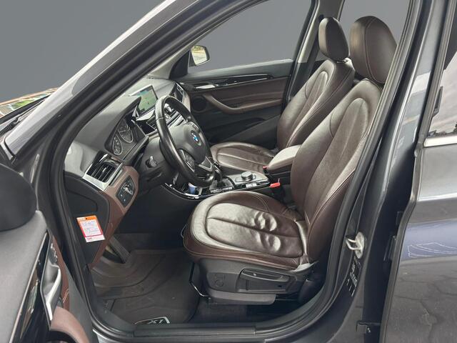 BMW X1 sDrive18i High Executive / Navi / Leder / Camera / LED