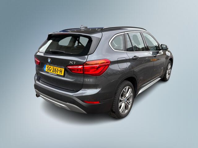 BMW X1 sDrive18i High Executive / Navi / Leder / Camera / LED