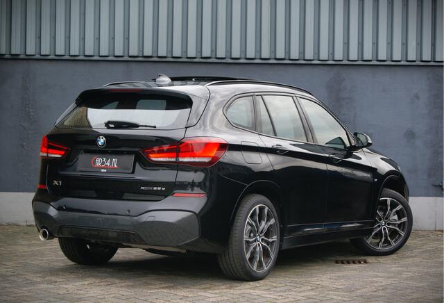 BMW X1 xDrive25e 220PK M-Sport Panoramadak/Leer/NaviXL/HUD/Camera Aut