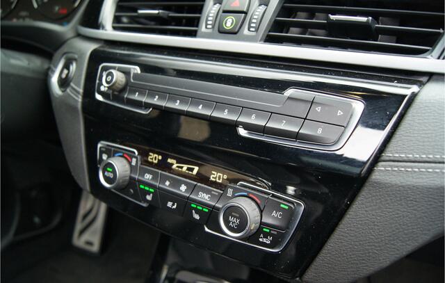 BMW X1 xDrive25e 220PK M-Sport Panoramadak/Leer/NaviXL/HUD/Camera Aut