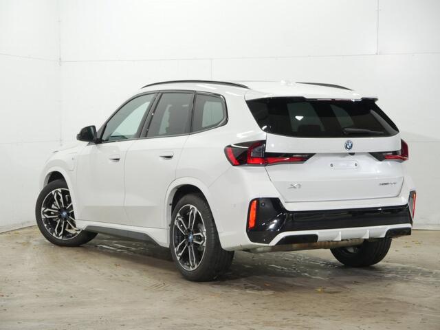 BMW X1 xDrive30e | M-Sport | Panorama | Harman/kardon | Trekhaak | Actief zetel | Elek. stoelverst. | Getint glas