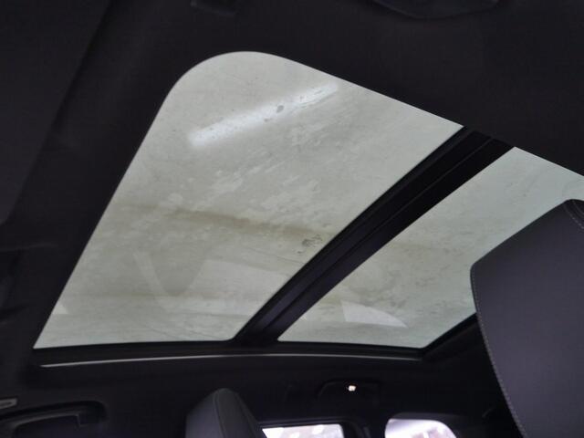 BMW X1 xDrive30e | M-Sport | Panorama | Harman/kardon | Trekhaak | Actief zetel | Elek. stoelverst. | Getint glas