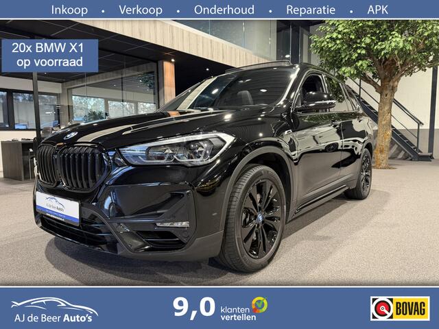 BMW X1 xDrive25e High Executive Sportline | Black edition | Panorama | Trekhaak | Camera HUD | Carplay
