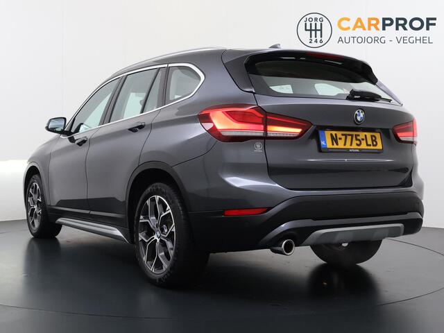BMW X1 sDrive18i Business Edition Plus X-Line | Panorama Dak | Dealer Onderhouden | Camera |