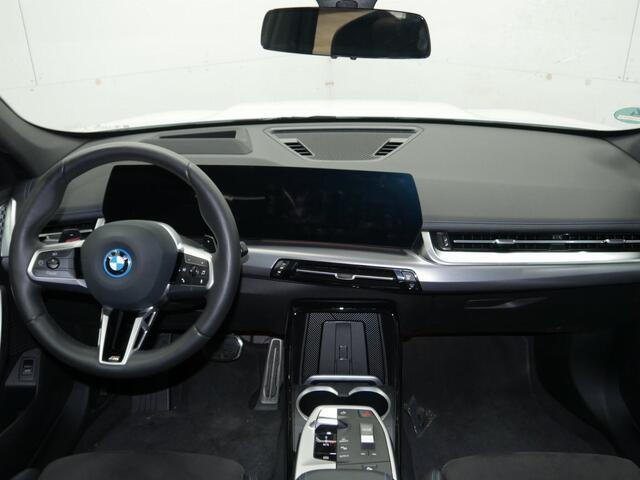 BMW X1 xDrive25e M-Sport | Trekhaak | Head-Up | Actief zetels | CoPilot | Harman Kardon