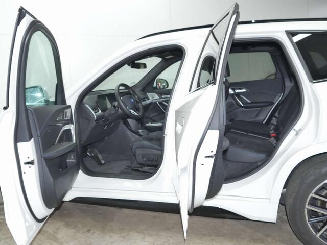 BMW X1 xDrive25e M-Sport | Trekhaak | Head-Up | Actief zetels | CoPilot | Harman Kardon