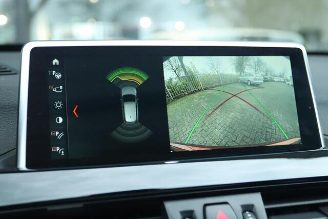 BMW X1 SDRIVE20I HIGH EXECUTIVE | PANO | LED | HUD | LEDER | CAMERA | NAVI | STOELVERW.