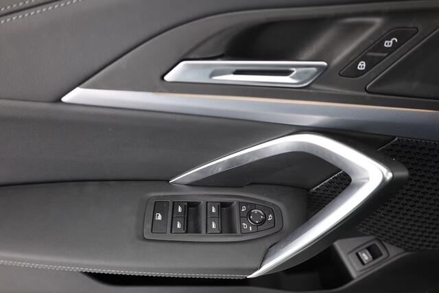 BMW X1 sDrive18iA xLine ** ADAPT. LED, LEDER, PANORAMA, TREKH, ADAPT. CRUISE, ACT. SPORTST ** 1e EIG - Ex BMW-AG - UNFALLFREI ** ** INFORMEER OOK NAAR ONZE AANTREKKELIJKE FINANCIAL-LEASE TARIEVEN **