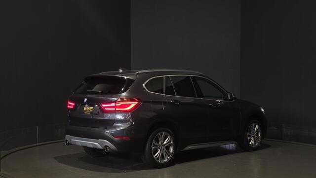 BMW X1 xDrive20i Executive | Panorama | Hud | Sfeer | Camera