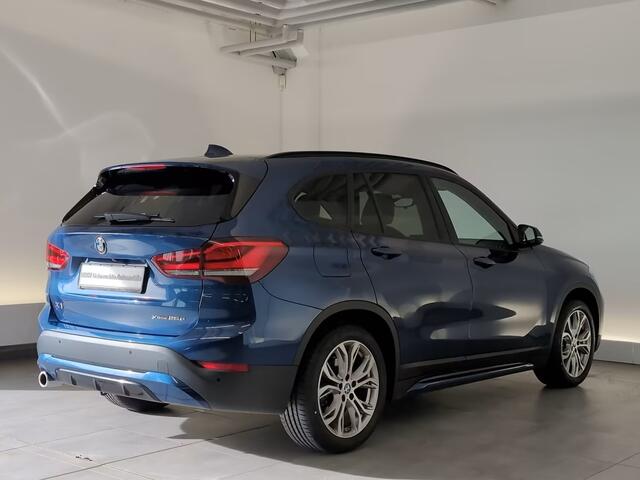 BMW X1 xDrive25e SPORTLINE ** LED, NAVI+, HALF-LEDER, TREKH, CAMERA, HuD, SPIEGELPACK ** 1e EIG - UNFALLFREI ** ** INFORMEER OOK NAAR ONZE AANTREKKELIJKE FINANCIAL-LEASE TARIEVEN **