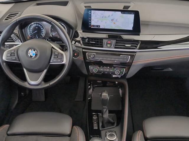 BMW X1 xDrive25e SPORTLINE ** LED, NAVI+, HALF-LEDER, TREKH, CAMERA, HuD, SPIEGELPACK ** 1e EIG - UNFALLFREI ** ** INFORMEER OOK NAAR ONZE AANTREKKELIJKE FINANCIAL-LEASE TARIEVEN **