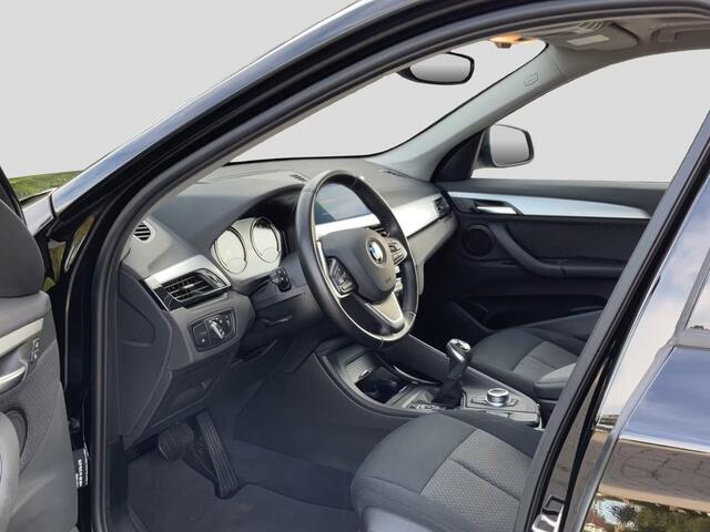 BMW X1 xDrive25e SPORTLINE ** LED, NAVI+, PANORAMA, KEYLESS, CAMERA, SPIEGELPACK, PRIVACY ** 1e EIG - UNFALLFREI ** ** INFORMEER OOK NAAR ONZE AANTREKKELIJKE FINANCIAL-LEASE TARIEVEN **