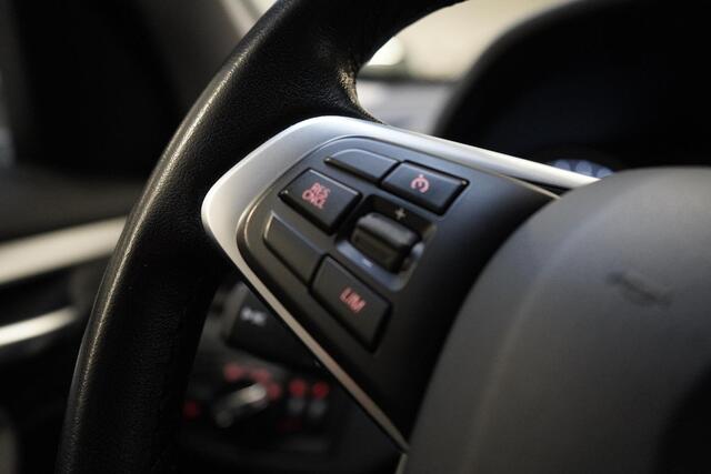 BMW X1 sDrive18i Executive Edition | Head-Up | Navigatie | Climate control | Cruise control