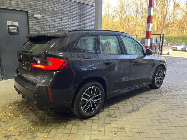 BMW X1 xDrive25e M-Sport | Shadow Line | Stoelverwarming | Antraciet Hemelbekleding | Camera | 18 Inch