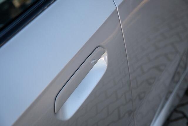 BMW X1 sDrive18i M-sport , Draadloze lader, Keyless entry, Achteruitrijcamera,