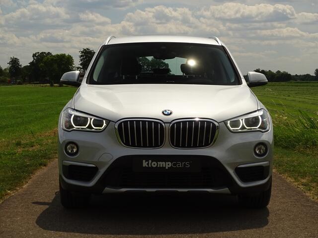BMW X1 xDrive20i High Executive | X-line | Carplay* | Leer | Ad.Cruise | Lane | HUD | Full option.