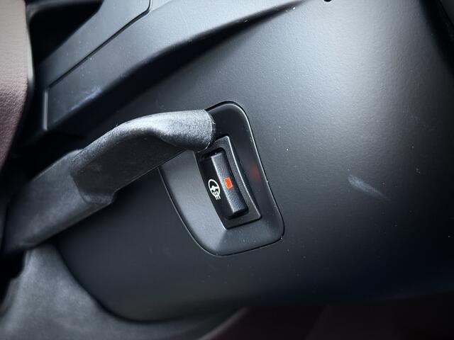 BMW X1 sDrive20i Centennial High Executive Origin. NL | Camera | HUD | Adaptive Cruise | Stoel & Stuurverwarming | Trekhaak afneembaar | Elektrische Lederen Sportstoelen met Memory | Dealer O.H.