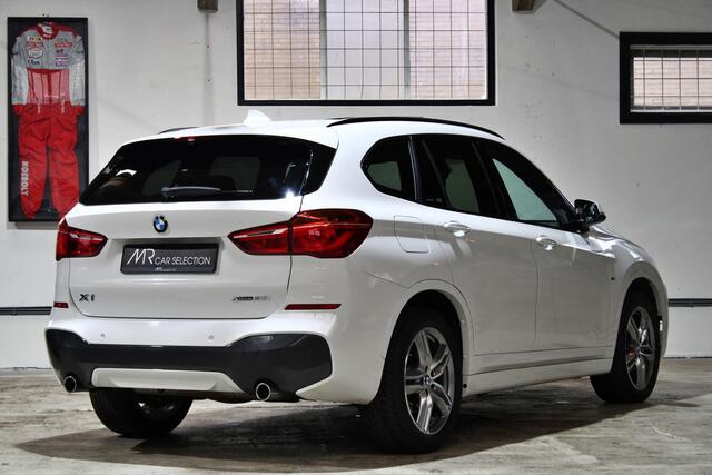 BMW X1 xDrive20i High Executive | M-Sport | Panoramadak | Shadow | Leder | Head-Up | Trekhaak |