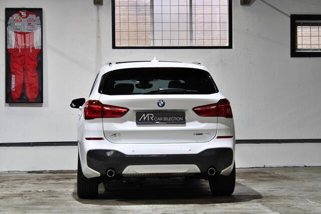 BMW X1 xDrive20i High Executive | M-Sport | Panoramadak | Shadow | Leder | Head-Up | Trekhaak |