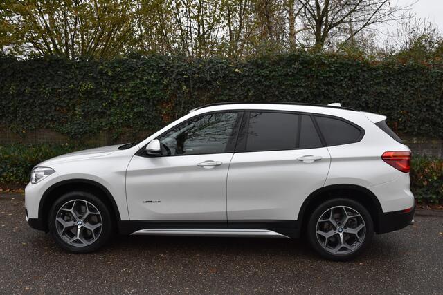 BMW X1 sDrive20i Centennial Executive | TREKHAAK |SPORTSTOELLEN | STOELVERW | CAMERA