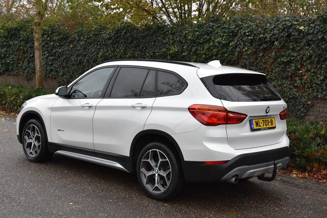 BMW X1 sDrive20i Centennial Executive | TREKHAAK |SPORTSTOELLEN | STOELVERW | CAMERA