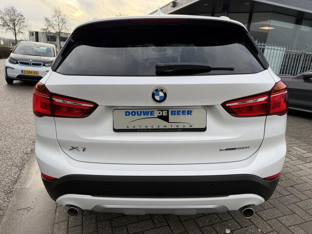 BMW X1 sDrive20i xLine Trekhaak | HUD | Stoelverw. | Leer