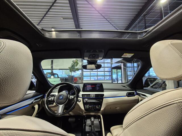 BMW X1 xDrive25e High Executive M-Sport | Panorama | Camera | HUD | Navigatie plus