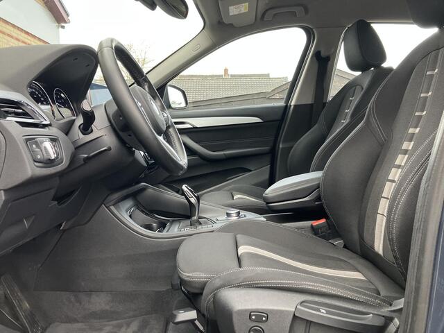 BMW X1 sDrive18i High Executive | Trekhaak | Navi | Stoelverwarming