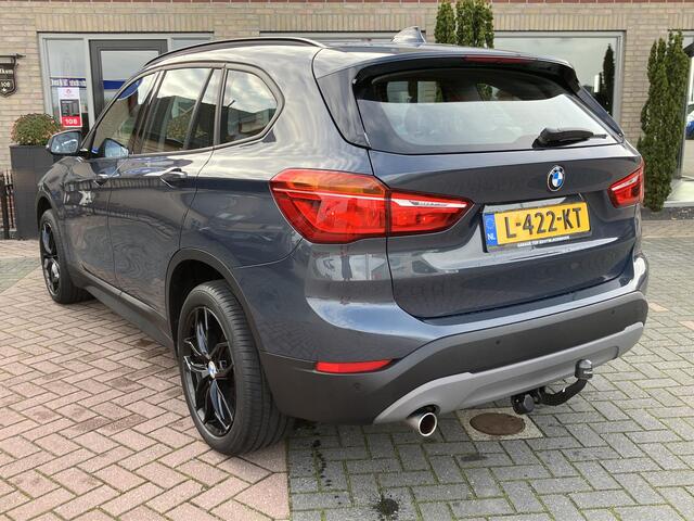 BMW X1 sDrive18i High Executive | Trekhaak | Navi | Stoelverwarming