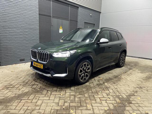 BMW X1 sDrive18i | Leder | Getint Glas | Camera | 19 Inch | Apple Carplay